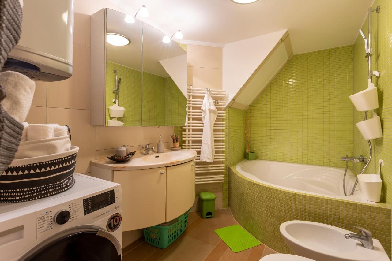 Apartman Ember Pula Buitenkant foto
